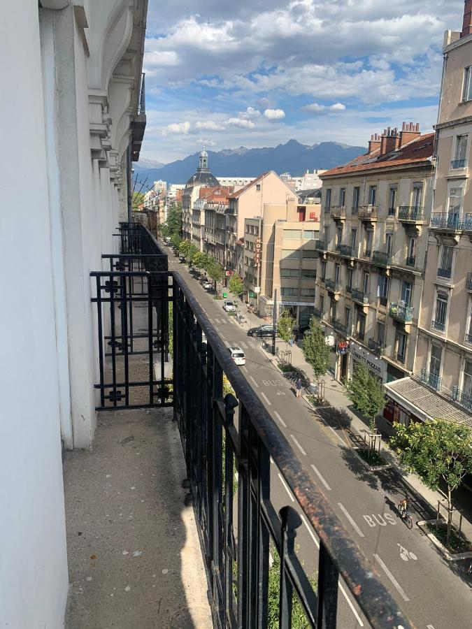 Campanile Grenoble Centre Gare Hotel Exterior photo