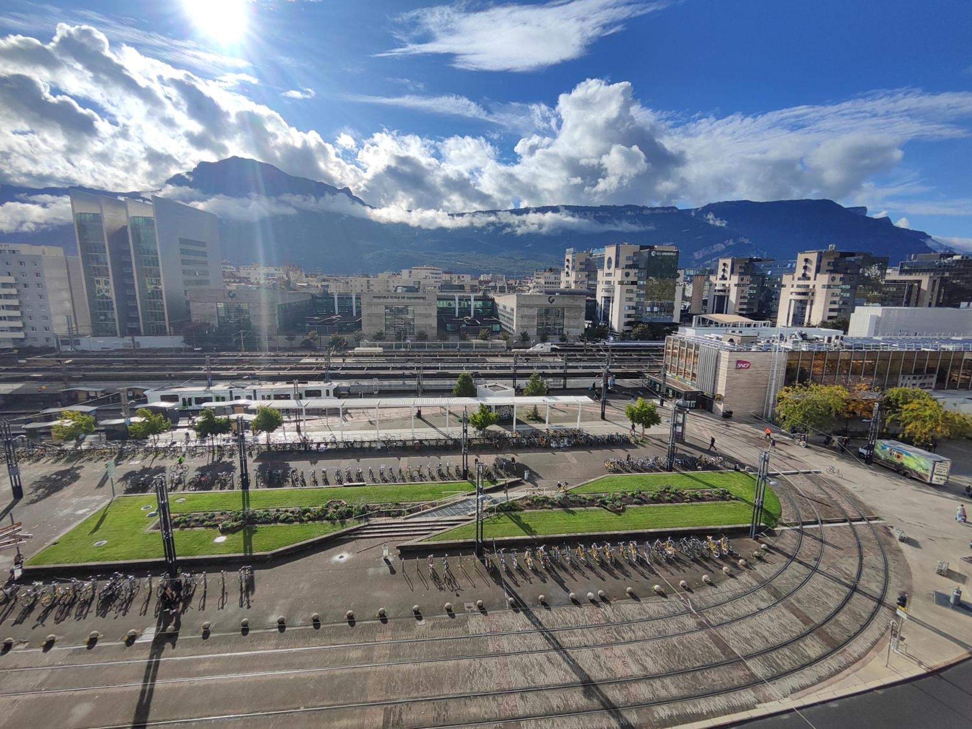 Campanile Grenoble Centre Gare Hotel Exterior photo