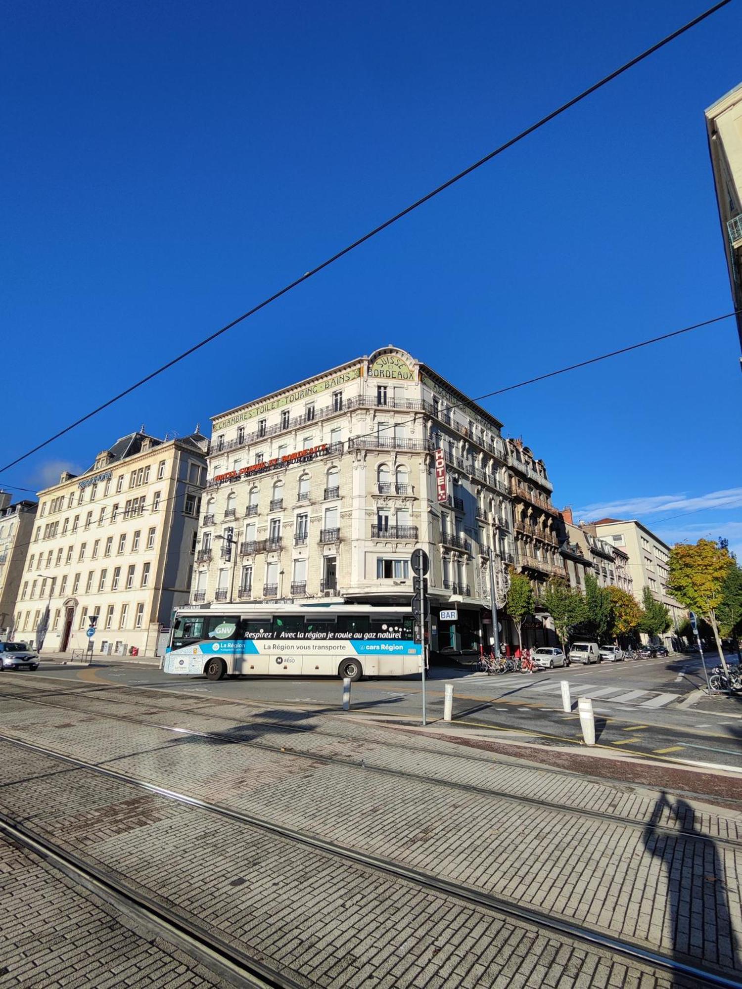 Campanile Grenoble Centre Gare Hotel Exterior photo