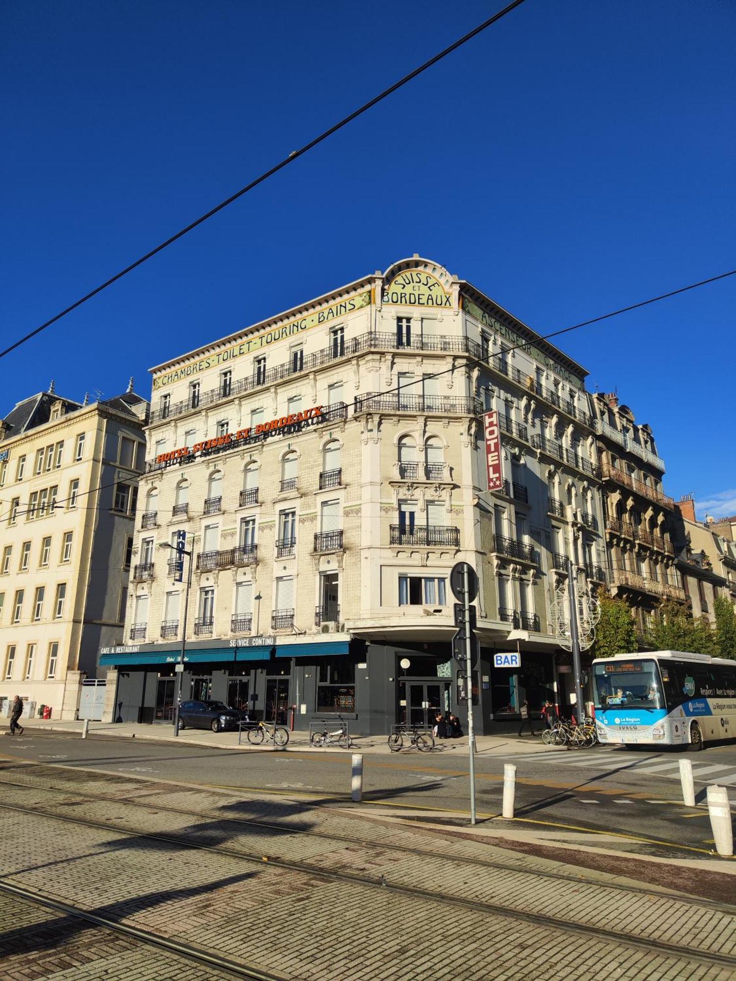 Campanile Grenoble Centre Gare Hotel Exterior photo